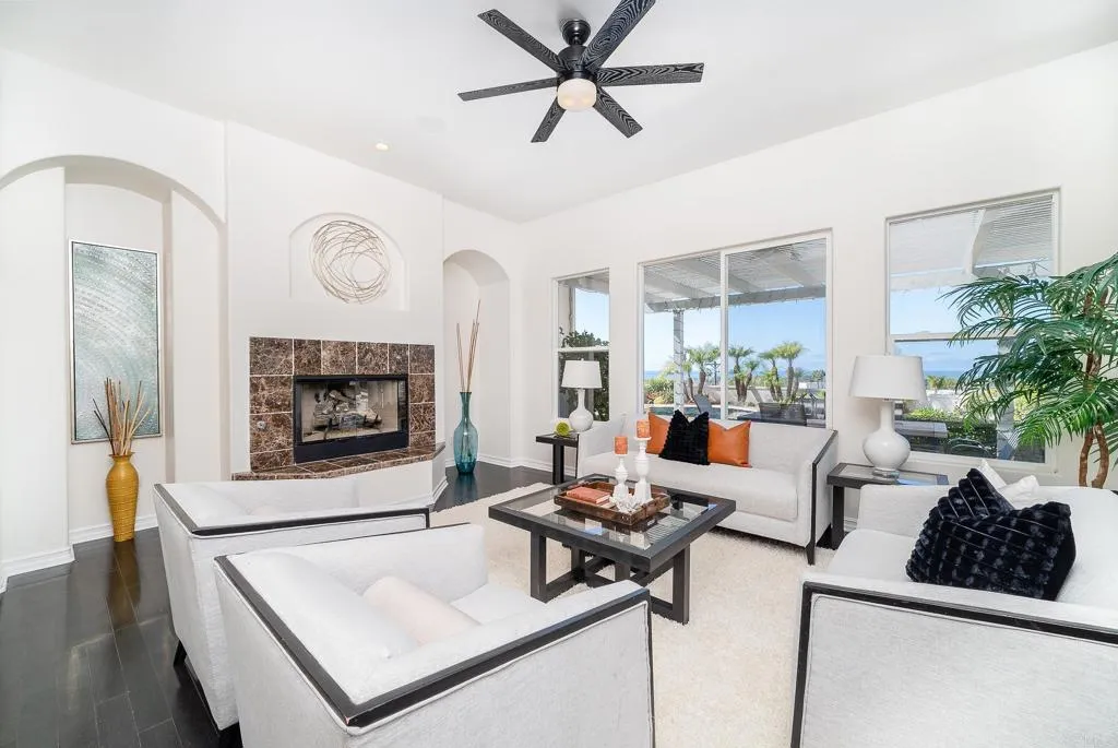 3589 Seaview
