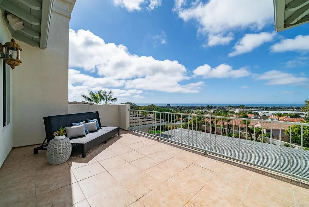 3589 Seaview