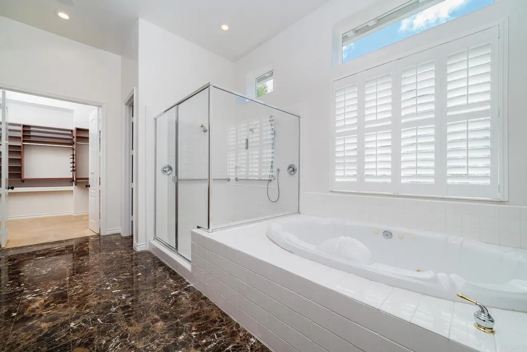 3589 Seaview