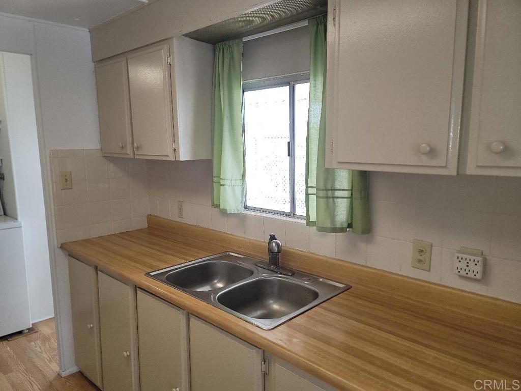 2300 E Valley Parkway SPC 220