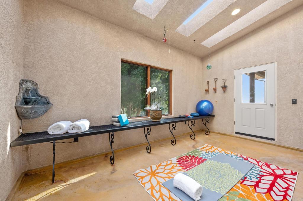 14817 Highland Valley Road