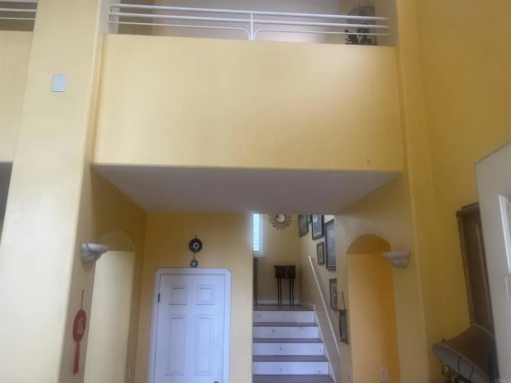 3190 Avenida Hacienda