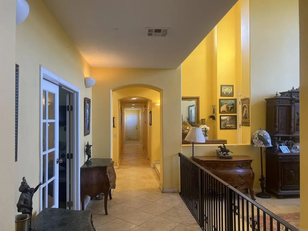 3190 Avenida Hacienda