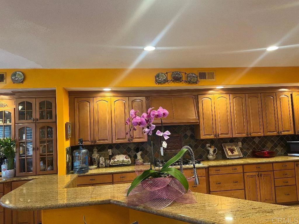 3190 Avenida Hacienda