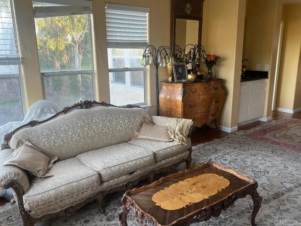 3190 Avenida Hacienda