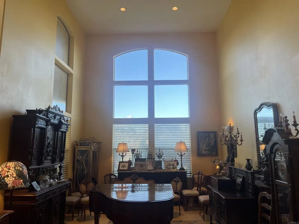 3190 Avenida Hacienda