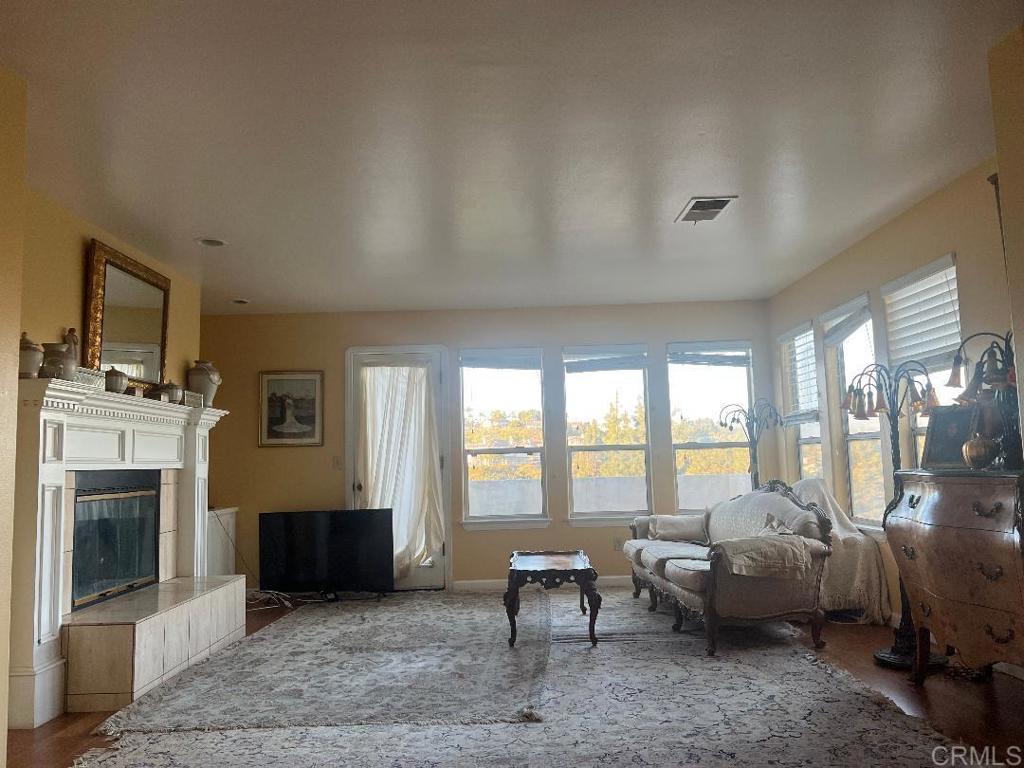 3190 Avenida Hacienda