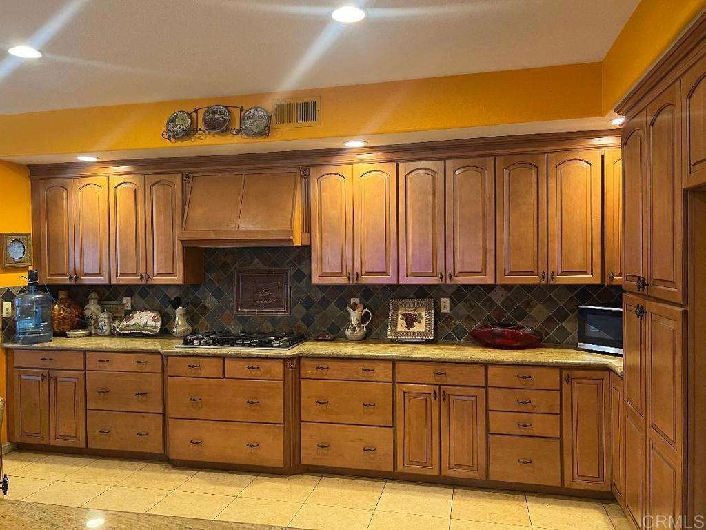 3190 Avenida Hacienda
