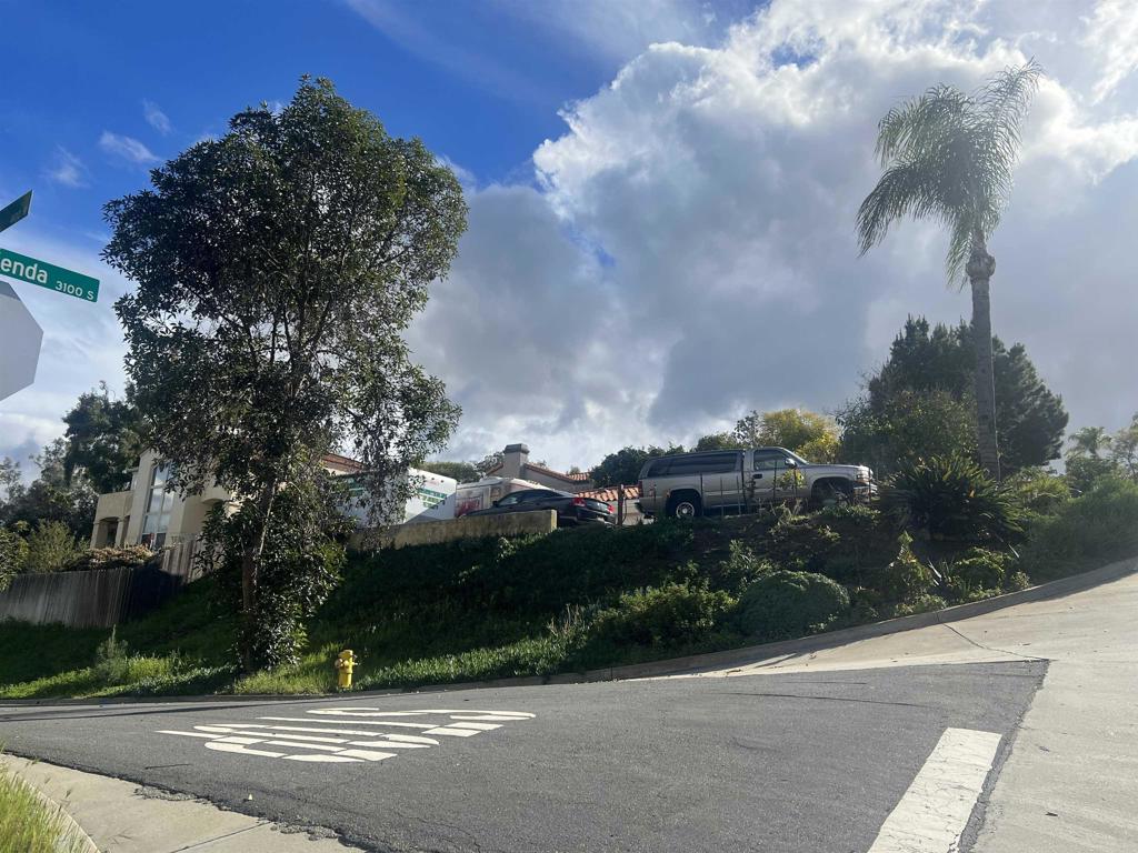 3190 Avenida Hacienda