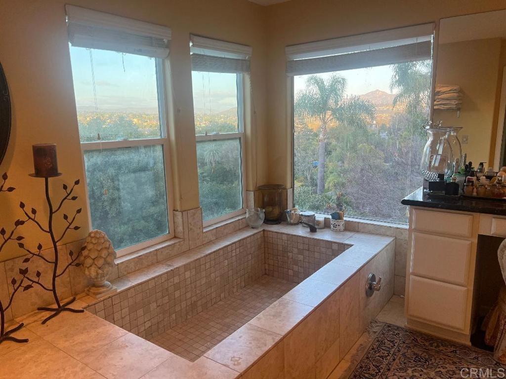 3190 Avenida Hacienda