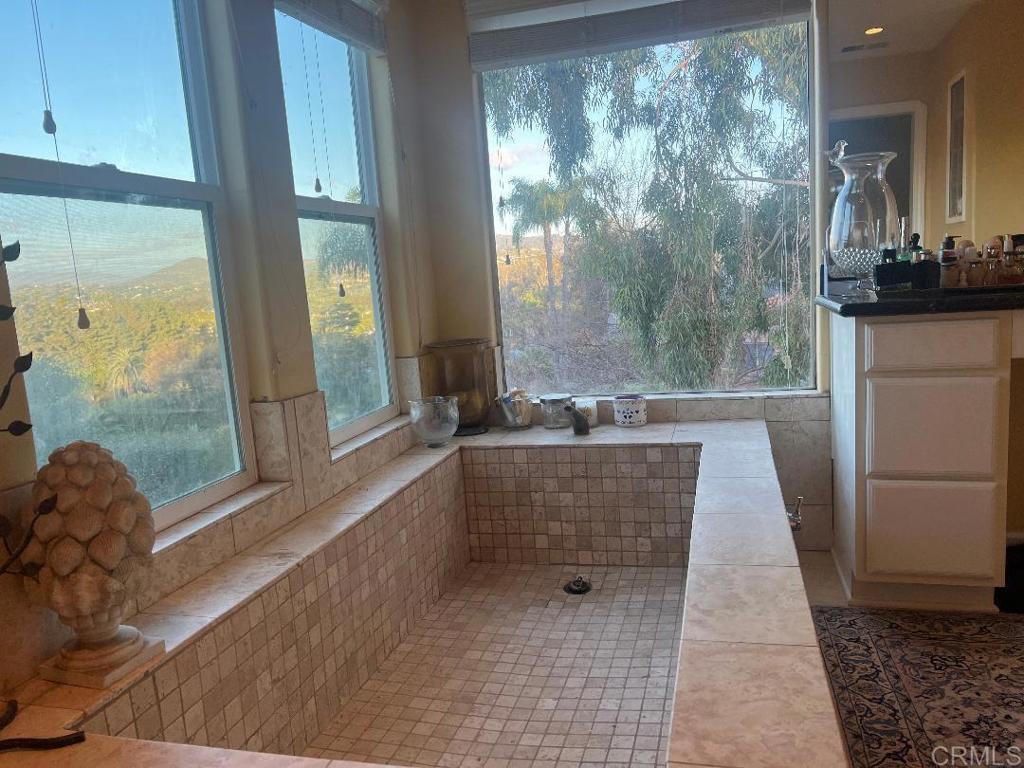 3190 Avenida Hacienda