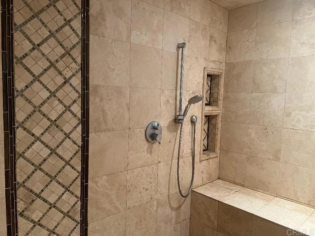 3190 Avenida Hacienda
