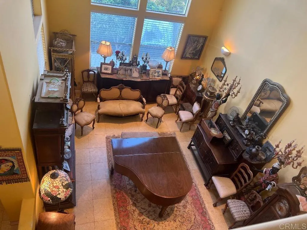 3190 Avenida Hacienda