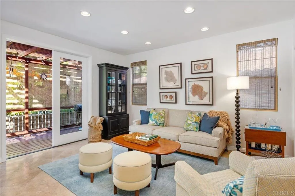 4548 Cove