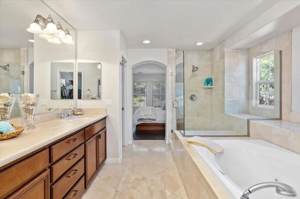 4548 Cove