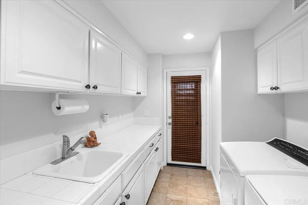4548 Cove