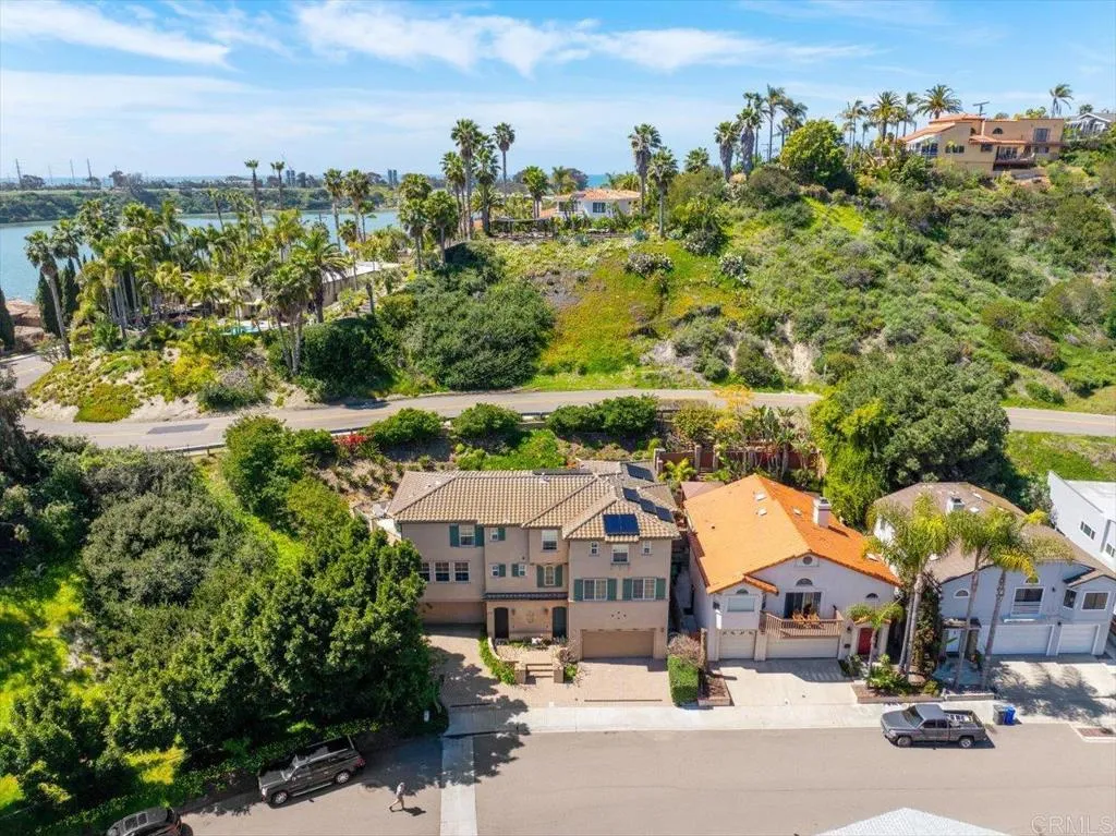 4548 Cove