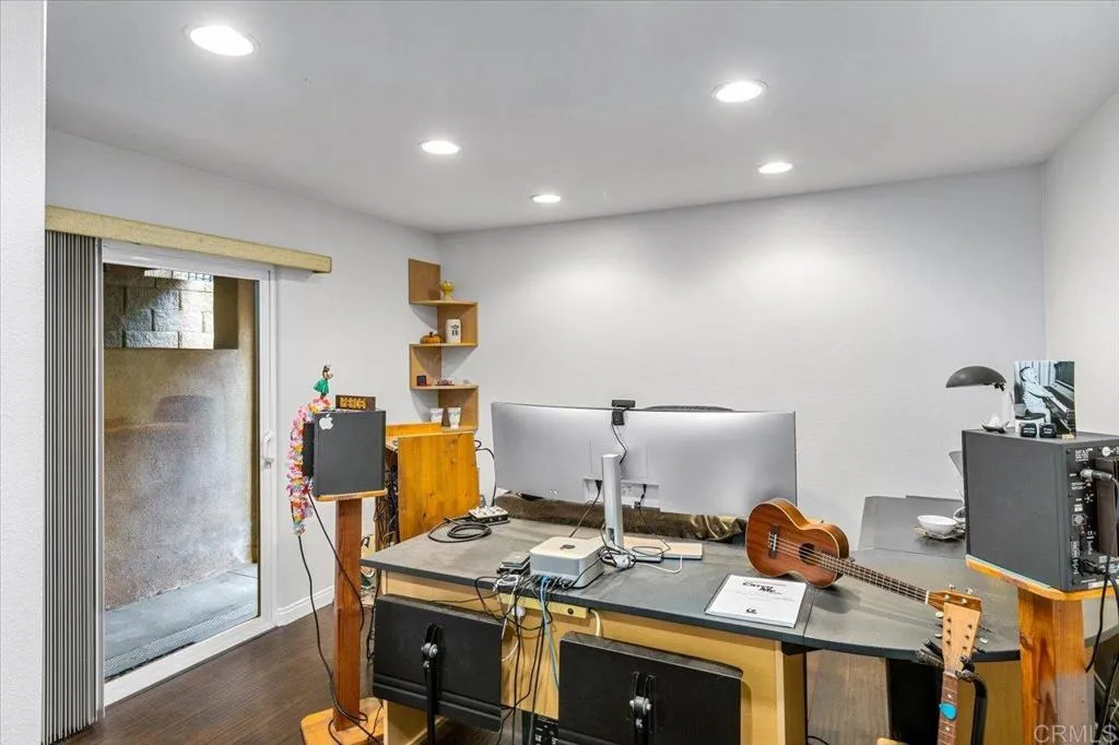 4548 Cove