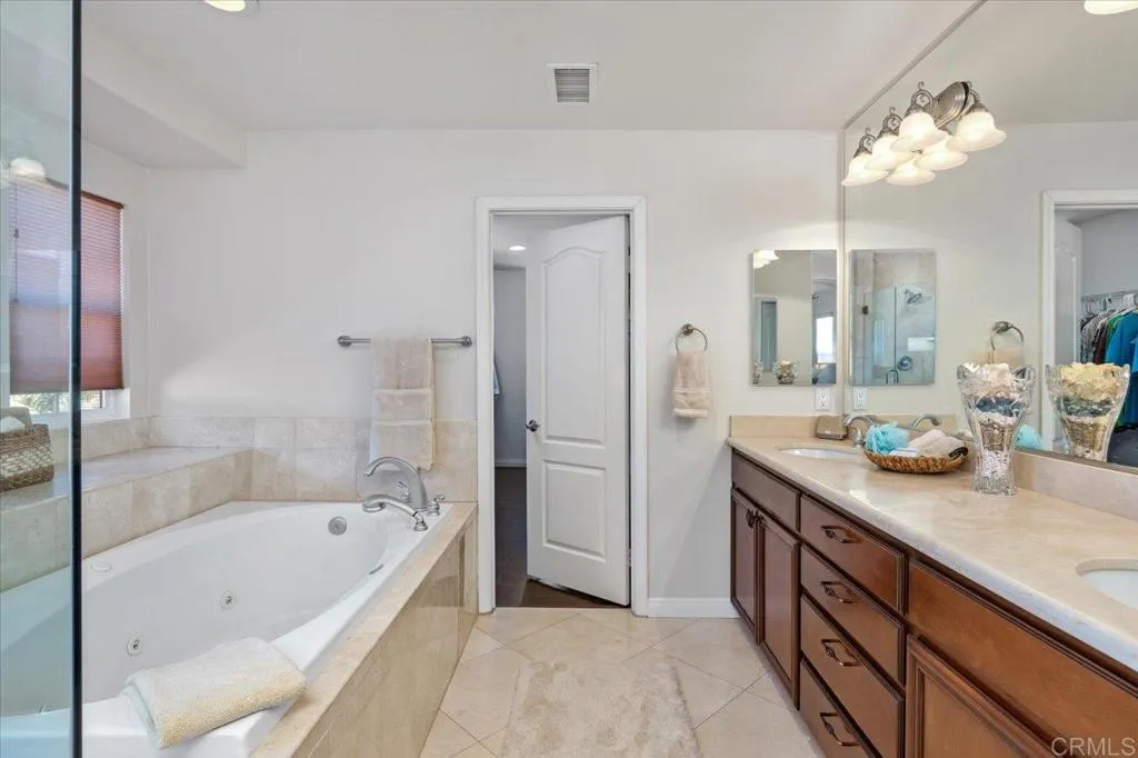 4548 Cove