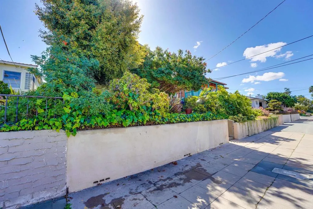2221 29th Street
