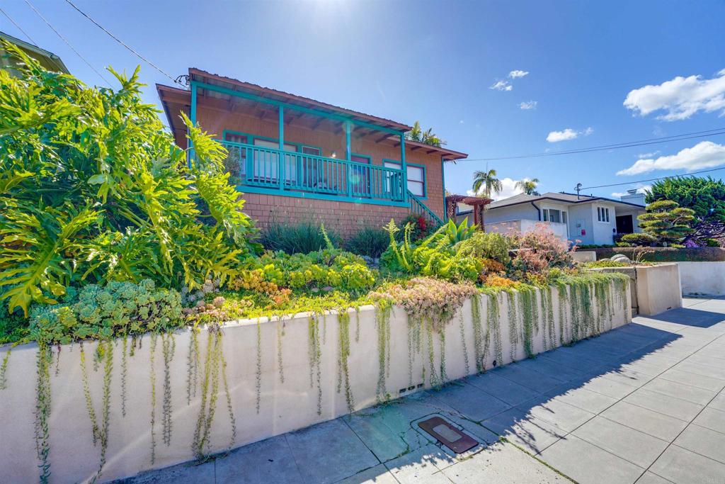 2221 27 29Th Street