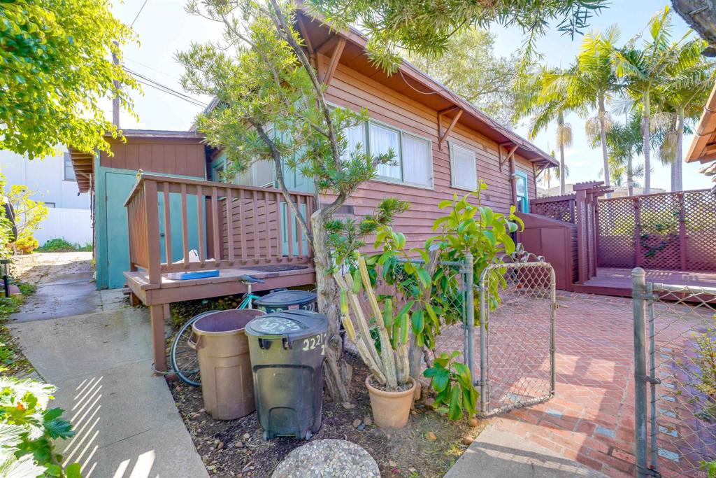 2221 27 29Th Street