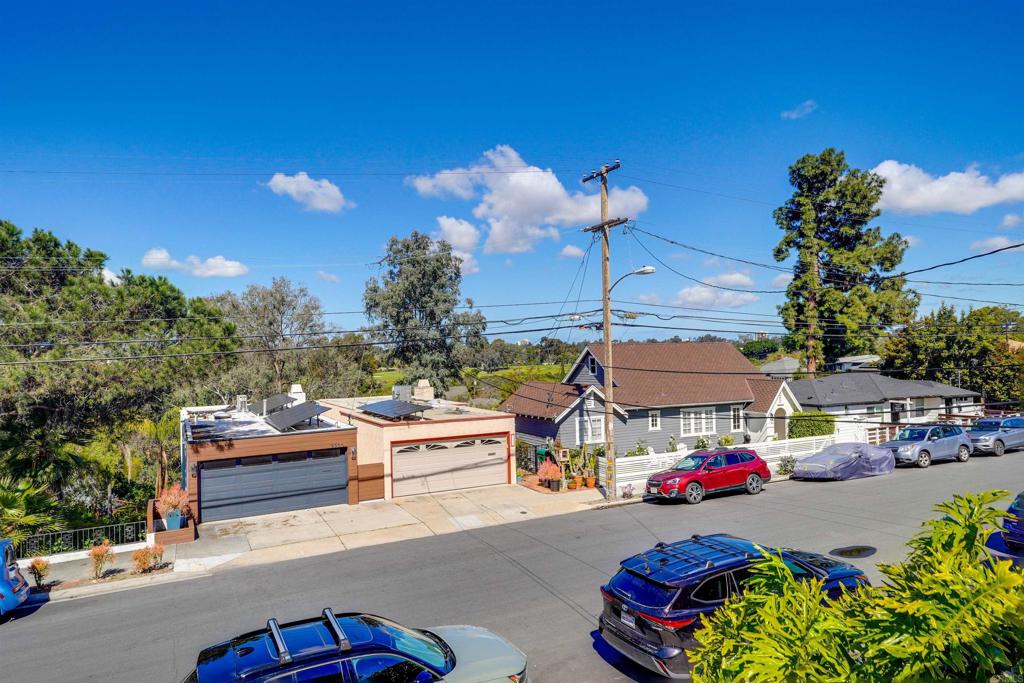 2221 27 29Th Street
