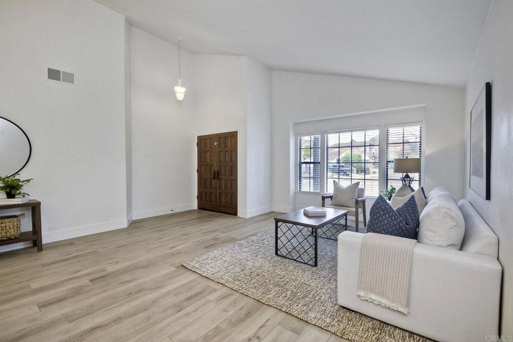 1527 Calle Ryan