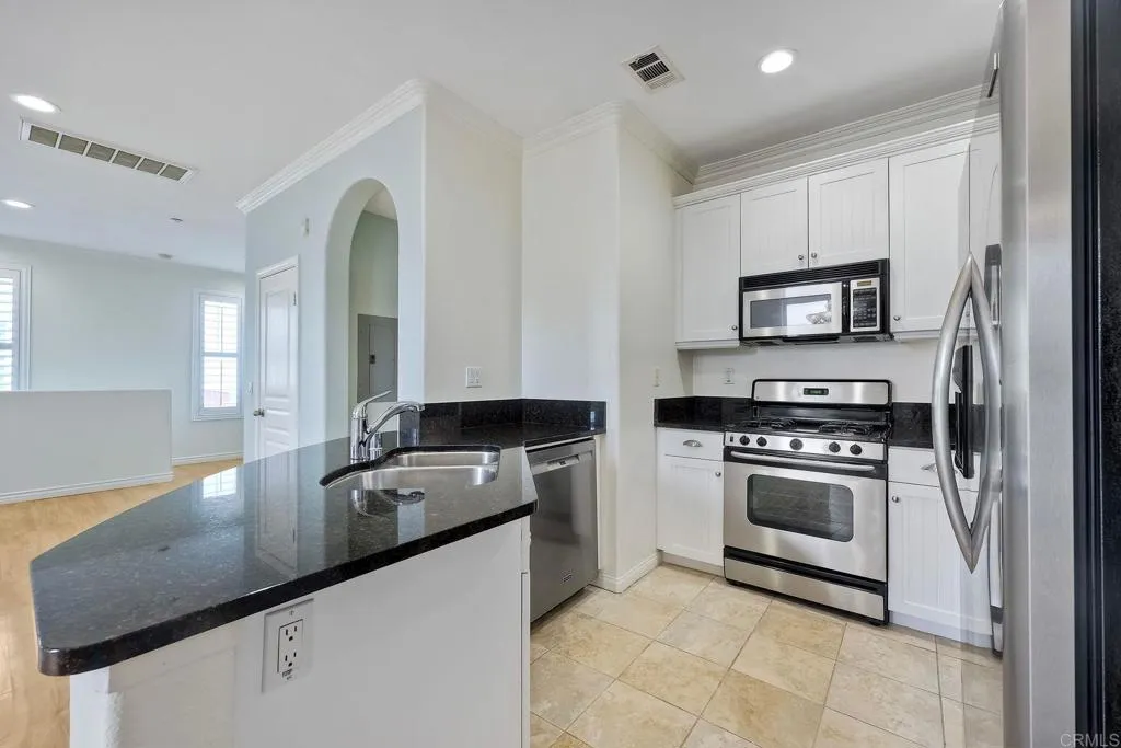 815 Harbor Cliff Way # 252