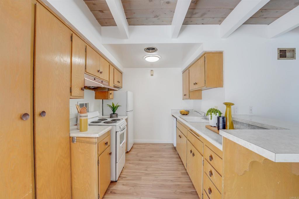 3920 Riviera Drive R