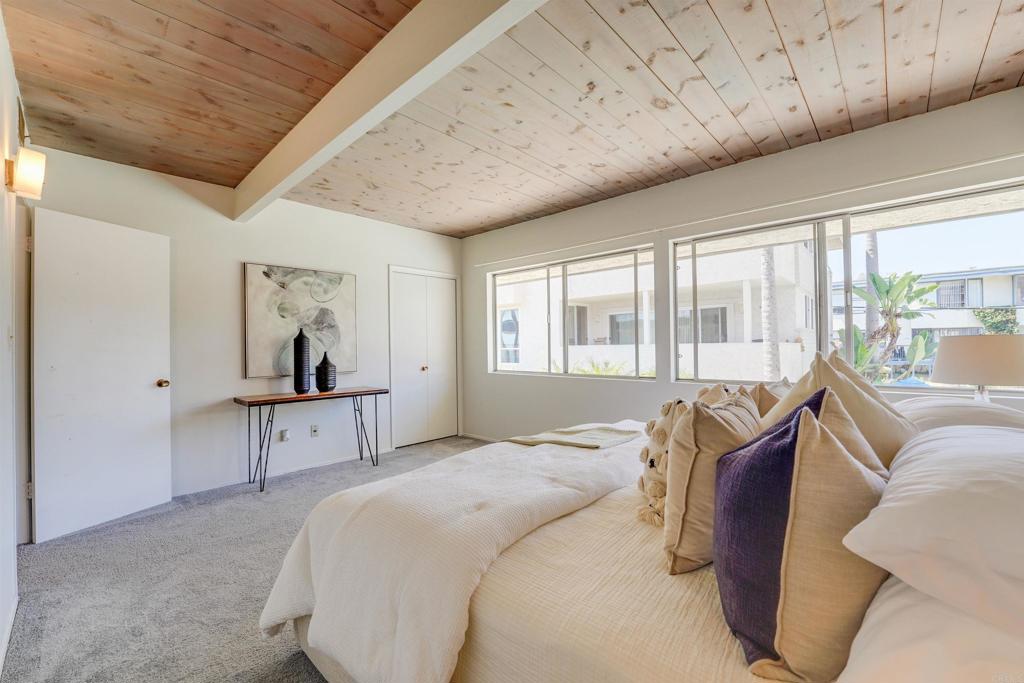 3920 Riviera Drive R