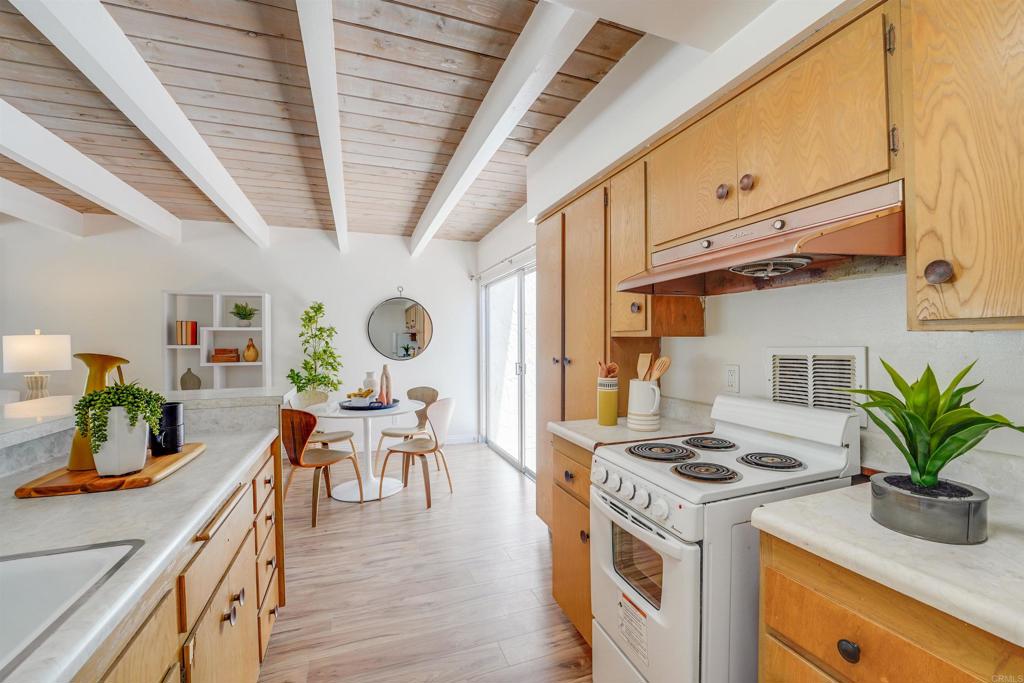 3920 Riviera Drive R