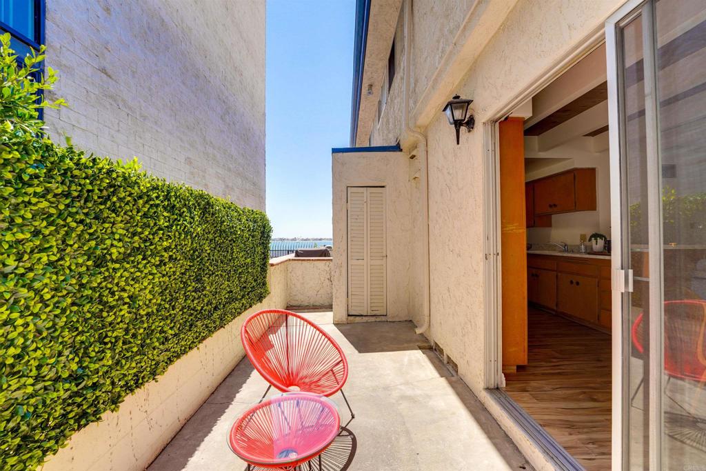 3920 Riviera Drive R