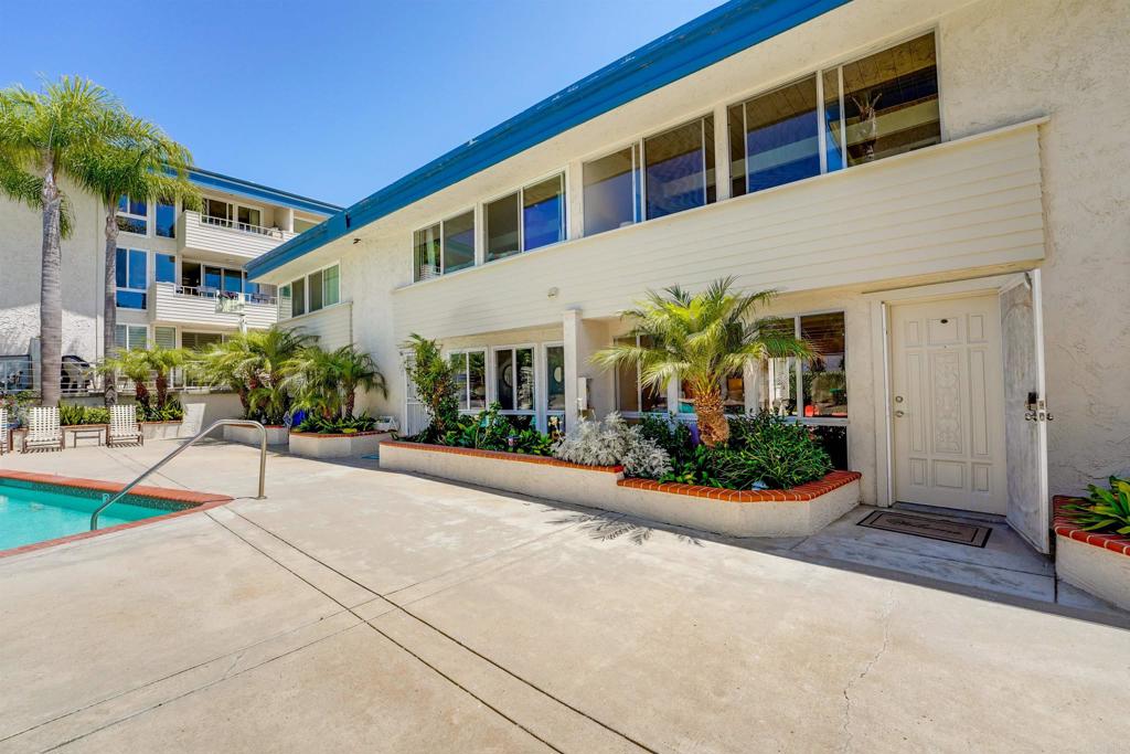 3920 Riviera Drive R