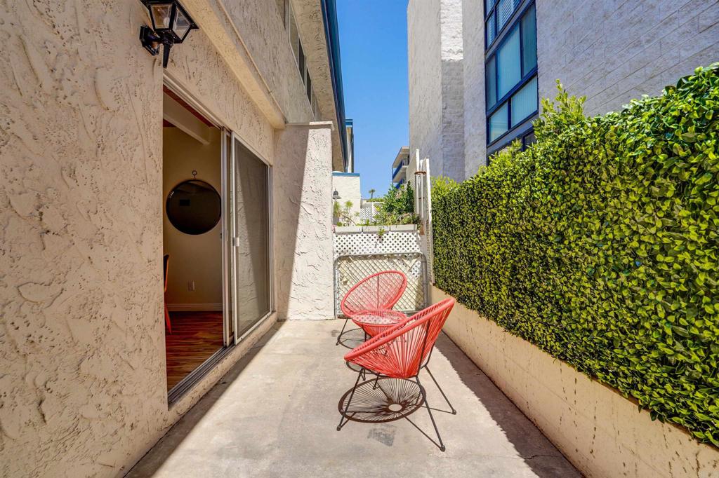 3920 Riviera Drive R