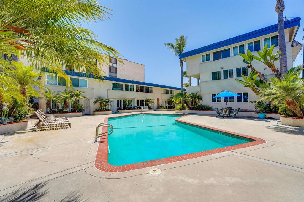 3920 Riviera Drive R