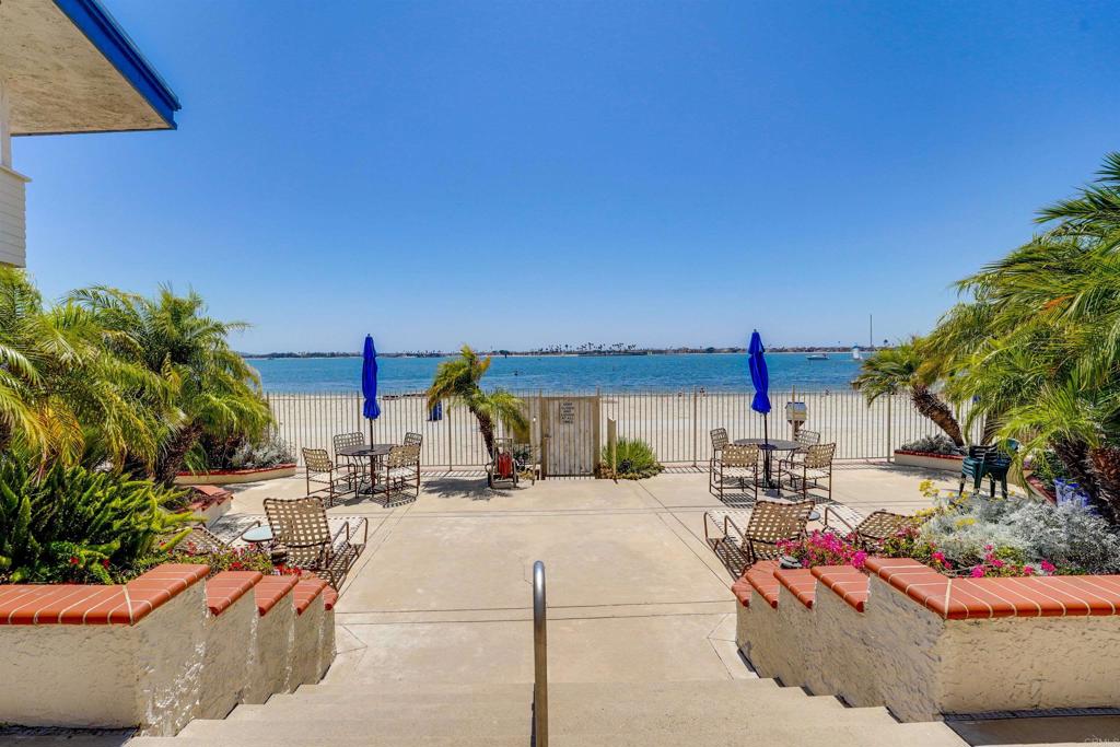 3920 Riviera Drive R