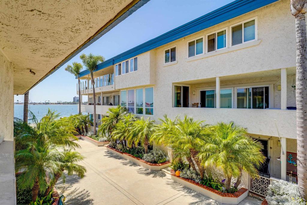 3920 Riviera Drive R