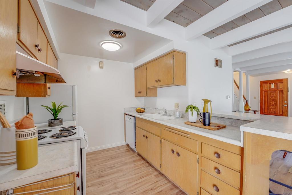 3920 Riviera Drive R