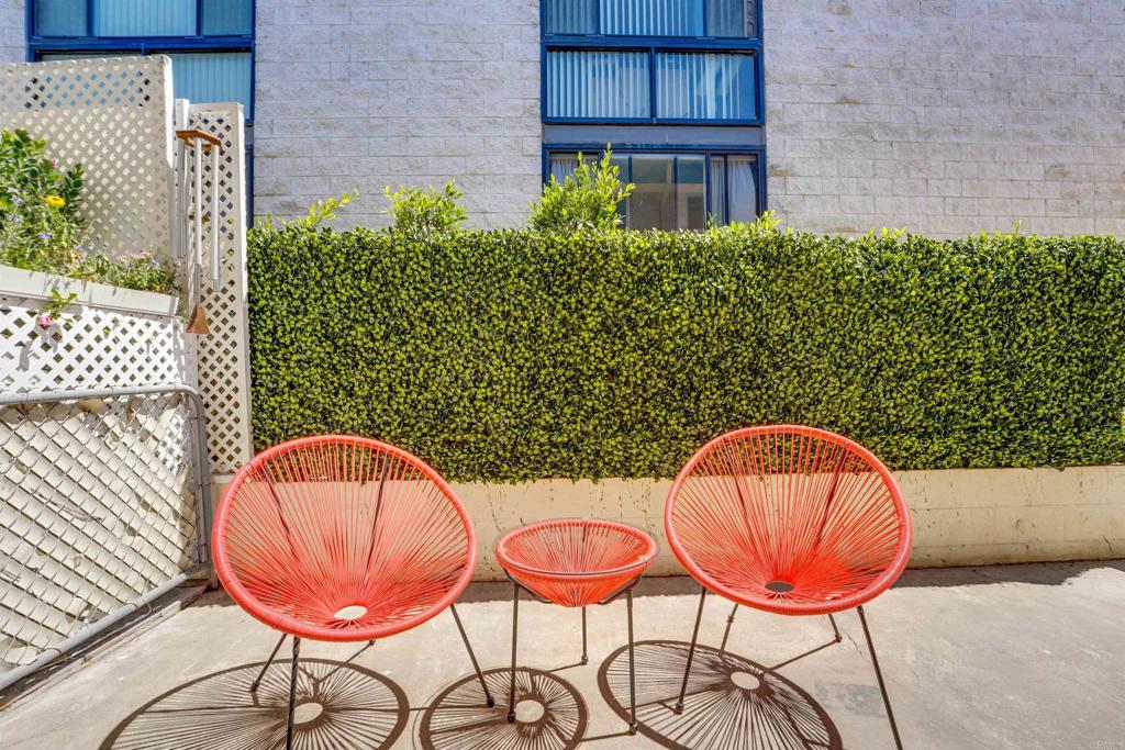 3920 Riviera Drive R