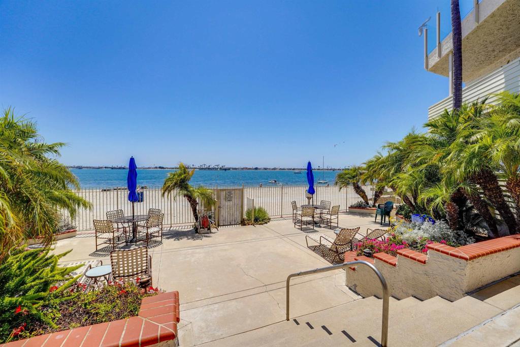 3920 Riviera Drive R