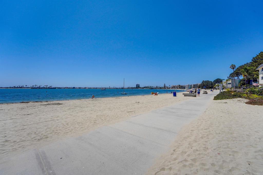 3920 Riviera Drive R