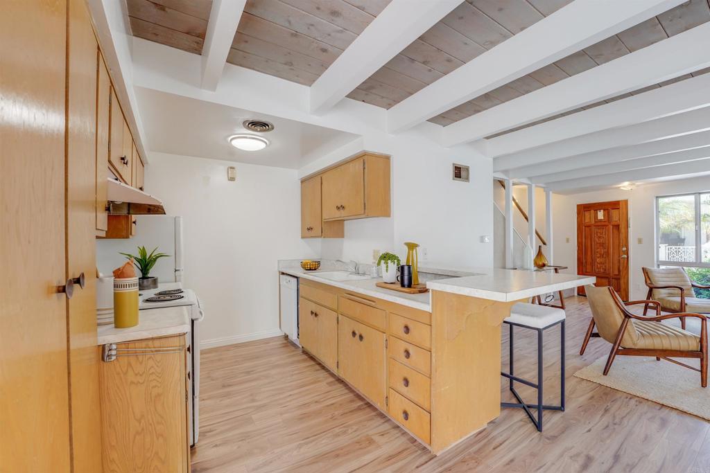 3920 Riviera Drive R