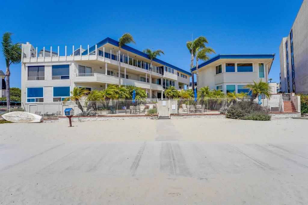 3920 Riviera Drive R