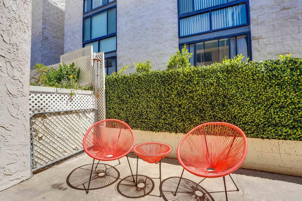 3920 Riviera Drive R