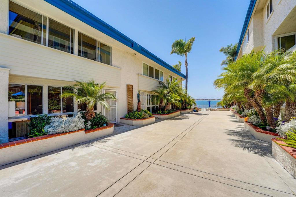 3920 Riviera Drive R