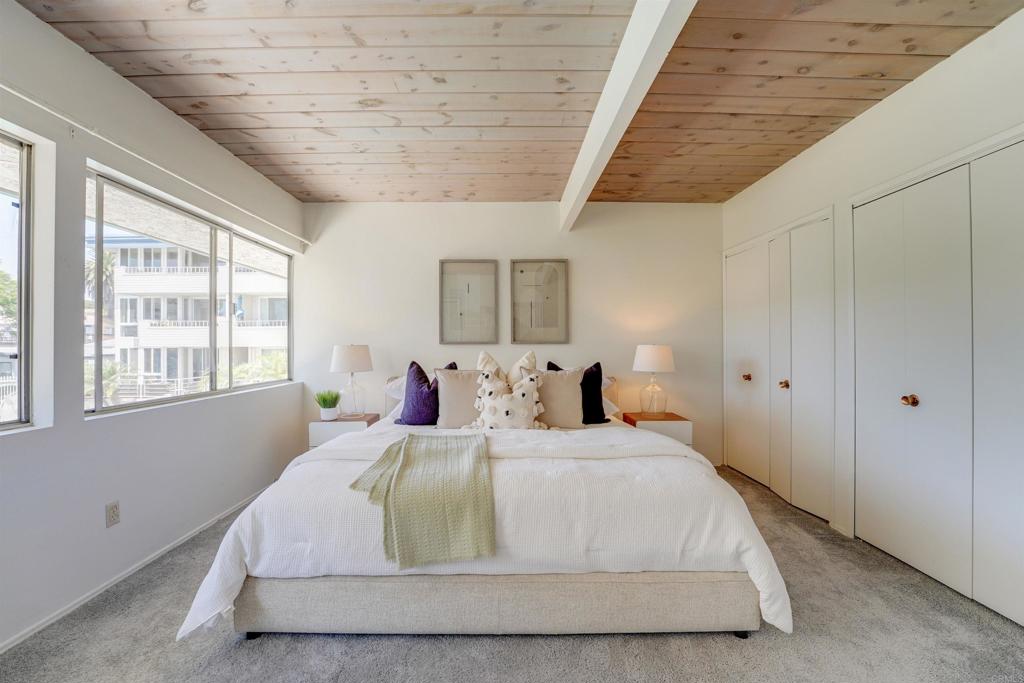 3920 Riviera Drive R