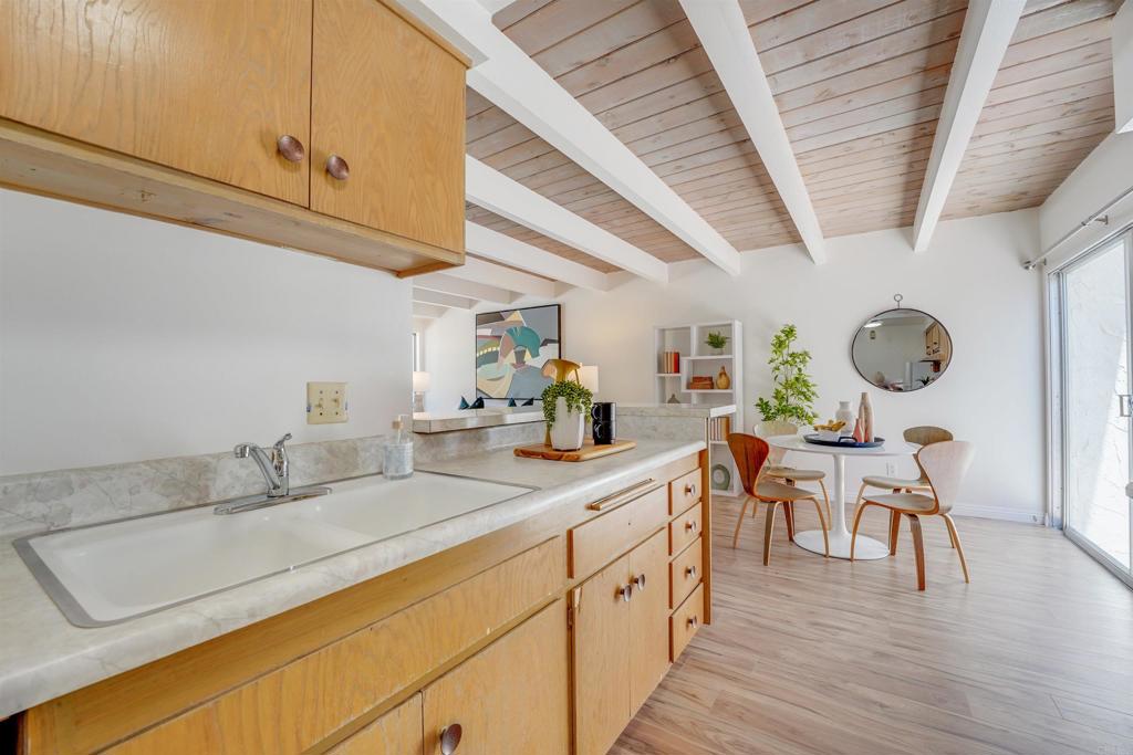 3920 Riviera Drive R