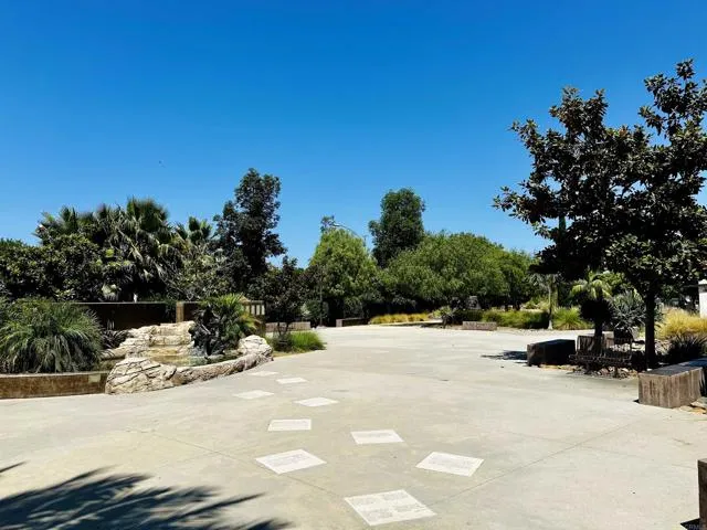 333 N Citrus Avenue