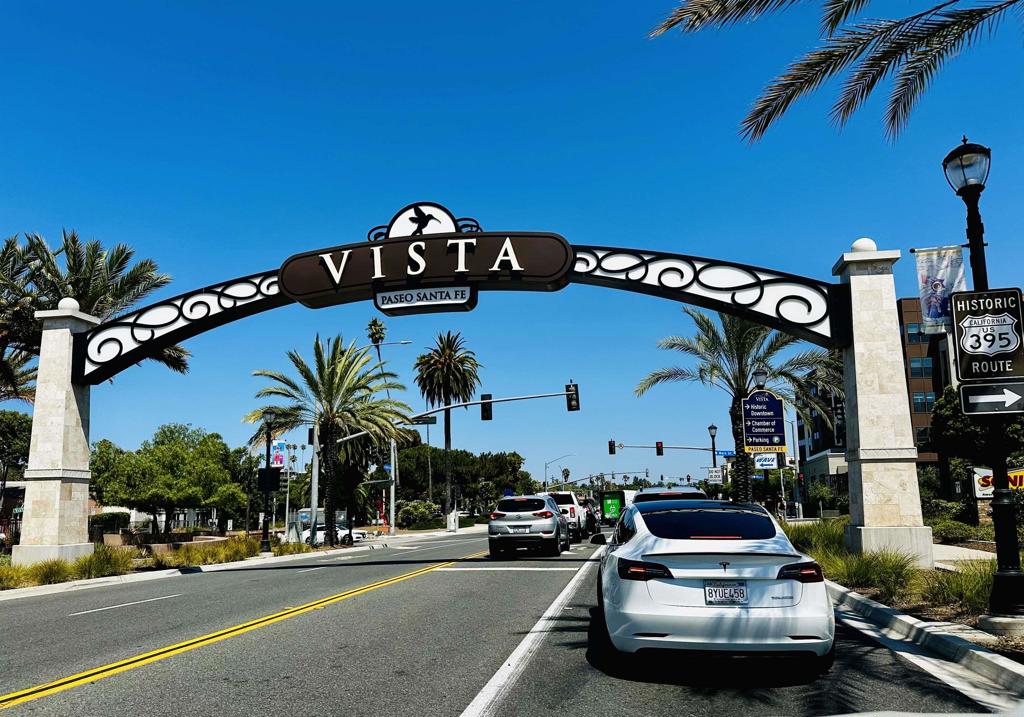 333 35 N Citrus Avenue